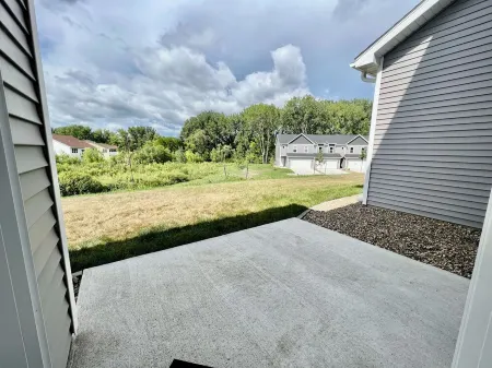 Spectacular Cedar Falls Townhome!