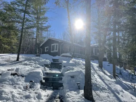 Muskoka cottage on Penlake.  The perfect getaway surrounded by trees and nature.
