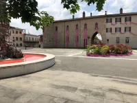 CASETTA MIRAVIGNA: perfect vacation in Franciacorta Iseo Lake-side Wine Region Hotel a Paderno Franciacorta