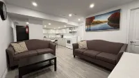 Spacious stay, 15 min to Niagara Falls & US border (Basement Apartment)