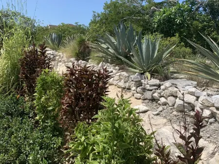 Island Escape- Long Bay Beach , private pool