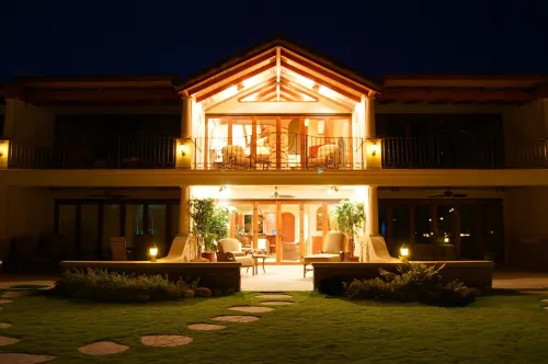 Beachfront Palms Villa on Flamingo Beach - PRIVATE Home at 5 Star Resort!