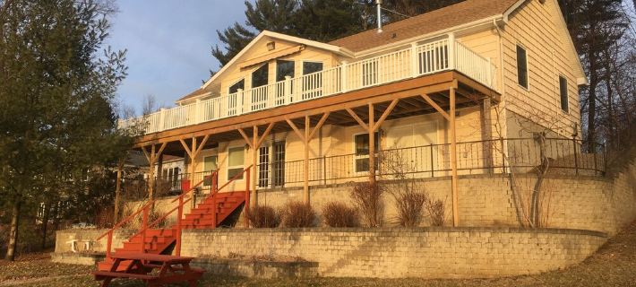 Lakeside House in Adirondacks near Lake George Hotels in Queensbury