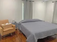 Cozy two bedroom near the airport with a large backyard Các khách sạn gần Harlingen Cultural Arts Center