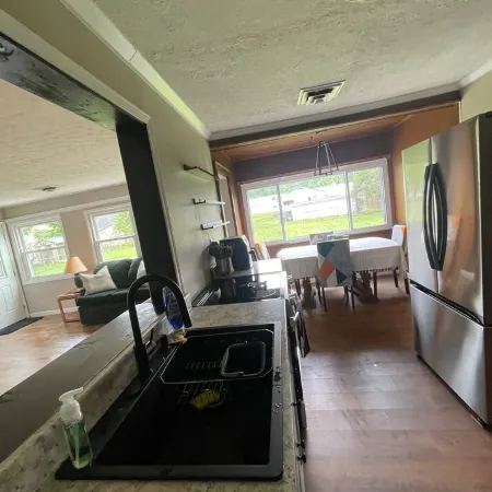 Spacious Renovated Ranch Retreat near Tackett Creek & Cumberland Gap Park, & LMU