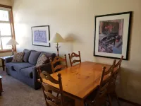 Cozy, ski-in/out, condo in the heart of Sun Peaks