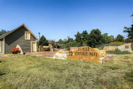 NEW Spacious Home Near Old Town Parker/Tech Ctr Отели в г. Паркер