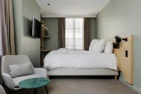 Des Sept - Quartier Historique, 100 de la Loire - Encore Mieux Hotels in Saint-Jean-le-Blanc