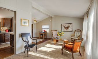 Cozy Huntingdon Escape 19 Mi to Penn State Univ!