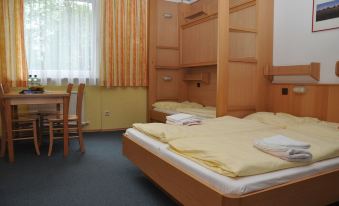 Eduard-Heinrich-Haus, Hostel