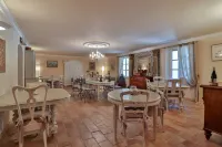 Les Carmes and Spa - Breakfast