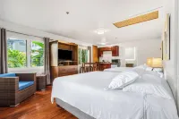 Paradise Bay Resort Hotels in Kahaluu