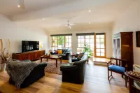 Holly Lodge