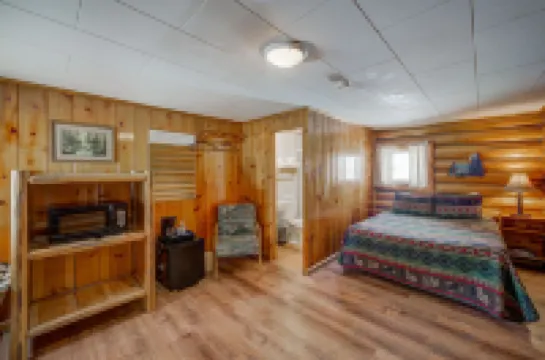 Sportsman's Lodge Hotels in Ennis