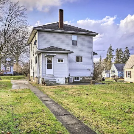 Charming and Family-Friendly Zanesville Home!