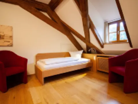 เกสเทอเฮาส์ เซนต์ จอร์จ โรงแรมในKelheim