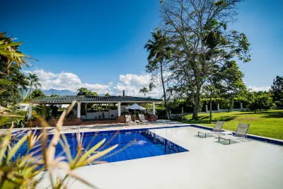 Hotel Boutique El Triángulo Hotels near El Eden International Airport