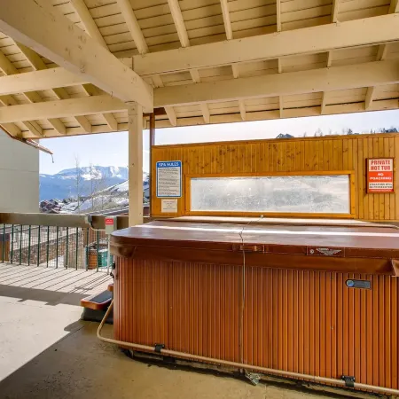 Tastefully Decorated Emmons 2 Bedroom Condo - No Cleaning Fee! by RedAwning