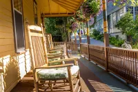 Pine Cottage Bed & Breakfast - 2 estrellas