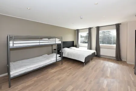 Måby Park Hotel Arlanda Отели в г. Knivsta