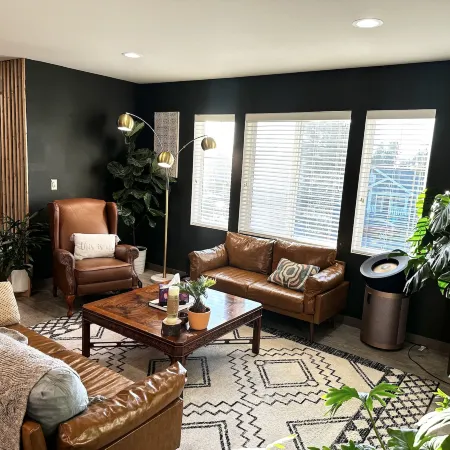 Central Tacoma Homestay with Breakfast Included -Private Room-