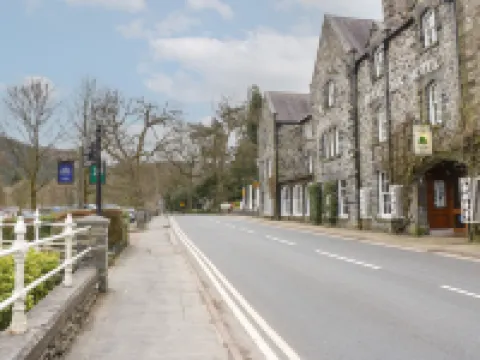 Bryn Dedwydd Farmhouse