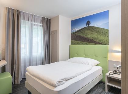 Adhhoc Hotel