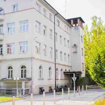 C - Punkt Hostel Hotel Exterior