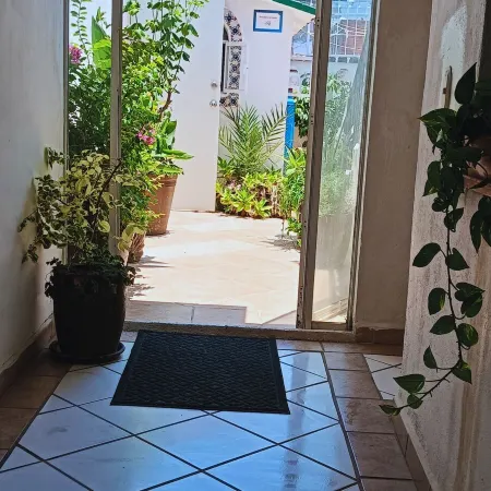 Alexandross Hostel Bnb