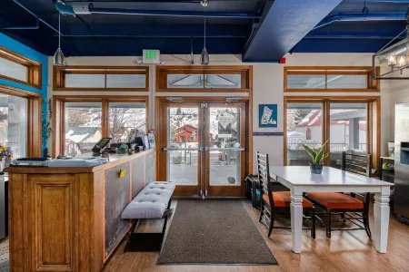 The Bunkhouse Отели в г. Минчерн