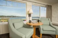 Looking Glass Inn Hotels in Lincoln Beach