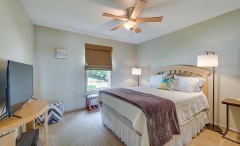 Luxe Lake Sinclair Living Private Dock and Beach!