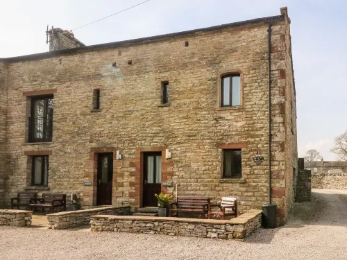 Old Byre Cottage Hotels in Ravenstonedale
