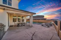 Paseos Poolhouse Home