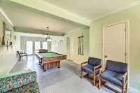 Atlantic Beach Studio w/ Community Pool! - Parkplatz