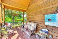 Secluded and Peaceful Tree Top Cabin with Loft