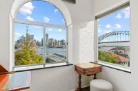 Lovely Apartment with Spectacular Views Hotels in Kirribilli