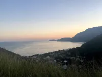 Guaecá Beach 4 People - gated community, 20 meters from the beach