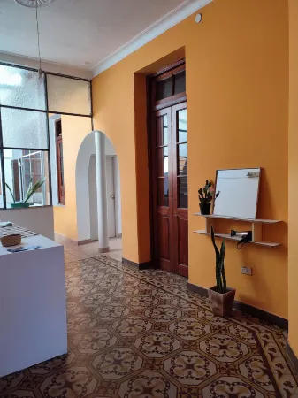 Hostel Hornocal Отели рядом с достопримечательностью «Iglesia San Francisco Museo de Arte Sacro»