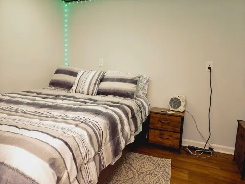 Cozy basement apartment  in amazing Silver Spring with AC, WiFi Hotel a Aspen Hill