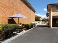 Civic Motel Grafton - parking