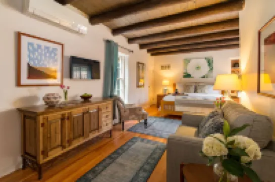 Inn of the Turquoise Bear Hotel a 