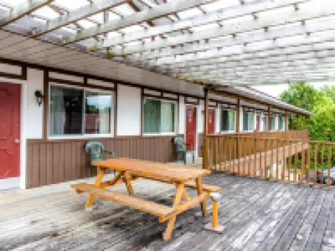 Cedar Lodge Motel Hotels in Goderich