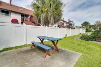 Cozy Myrtle Beach Getaway 1 Block to Ocean!