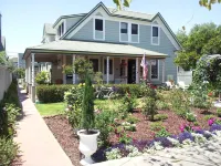 Cherokee Lodge Hotels in Coronado