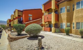 Mesquite Condo w/ Community Pool & Hot Tub!