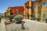 Mesquite Condo w/ Community Pool & Hot Tub! - parkir