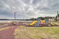 Contemporary House in Lakeside Community! Poconos - Beach