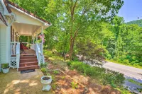 Secluded Chattanooga Getaway w/ Deck + Yard! - parking