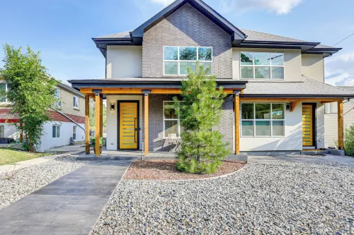 Hot Tub and Mtn-View Rooftop Deck Golden Home - 4-Star